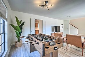 Private Pool, Gas Grill: Chic Glendale Home!