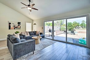 Private Pool, Gas Grill: Chic Glendale Home!