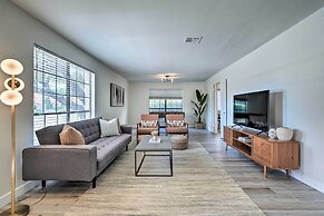 Private Pool, Gas Grill: Chic Glendale Home!