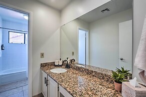 Private Pool, Gas Grill: Chic Glendale Home!