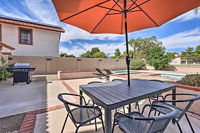 Private Pool, Gas Grill: Chic Glendale Home!