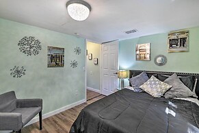 1 Mi to Uta: Arlington Elm Cottage w/ Fenced Yard