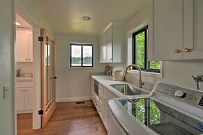 Stylish Olympia Home w/ Private Boat Dock!