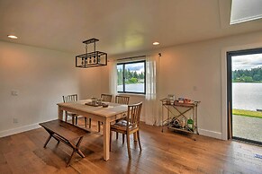 Stylish Olympia Home w/ Private Boat Dock!