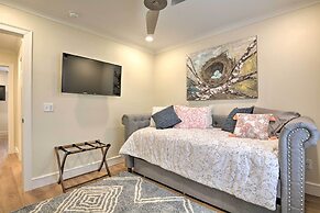 Updated & Modern House < 1 Mi to Dtwn Bentonville!