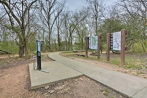 Updated & Modern House < 1 Mi to Dtwn Bentonville!