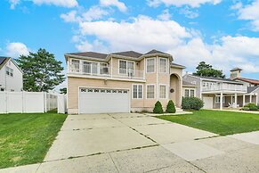 Spacious Brigantine Home ~ 1 Block to Beach!