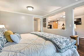 11 Mi to Denver Zoo: Lakewood Studio w/ Fire Pit!