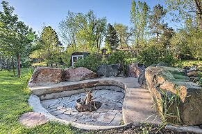 11 Mi to Denver Zoo: Lakewood Studio w/ Fire Pit!