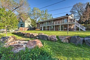 11 Mi to Denver Zoo: Lakewood Studio w/ Fire Pit!