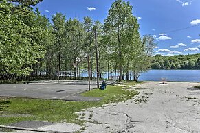 Blakeslee Hideaway w/ Lake Access: 3 Mi to Ski!