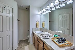 Charming Cameron Farm Retreat ~ 41 Mi to Tamu