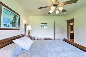 Charming Cameron Farm Retreat ~ 41 Mi to Tamu