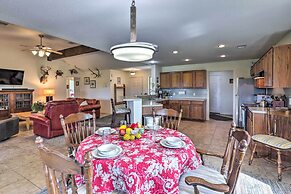 Charming Cameron Farm Retreat ~ 41 Mi to Tamu