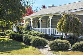 Family Home w/ Porch & Center Hill Lake Views!
