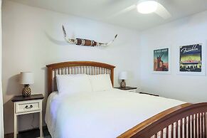 Family Home w/ Porch & Center Hill Lake Views!