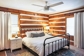 Family Home w/ Porch & Center Hill Lake Views!