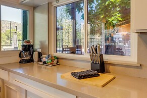 Updated Three Rivers Vacation Rental w/ Gas Grill