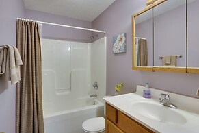 Spacious Mcgaheysville Home: Hot Tub & Pool Table!