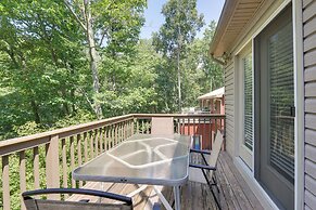 Spacious Mcgaheysville Home: Hot Tub & Pool Table!