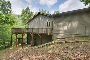 Spacious Mcgaheysville Home: Hot Tub & Pool Table!