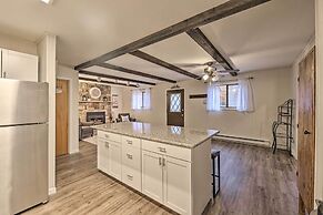 Cozy Poconos Ranch Home w/ Pool Access, Near Lake!