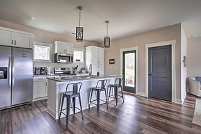 Scenic Mtn Retreat w/ Wooded Backyard + Fire Pit!