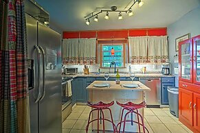 Quaint Garden City Studio w/ Hot Tub: Pets Welcome