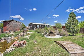 Quaint Garden City Studio w/ Hot Tub: Pets Welcome