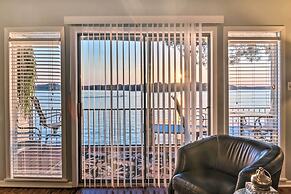 Sunset-view Resort Condo on Lake Hamilton!