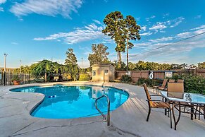 Sunset-view Resort Condo on Lake Hamilton!