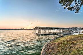 Sunset-view Resort Condo on Lake Hamilton!
