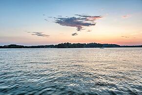 Sunset-view Resort Condo on Lake Hamilton!