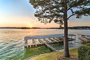 Sunset-view Resort Condo on Lake Hamilton!