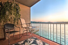 Sunset-view Resort Condo on Lake Hamilton!