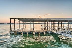 Sunset-view Resort Condo on Lake Hamilton!