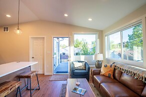 Golden Cottage Near Red Rocks & Denver!