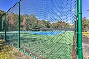 Deck & Resort Amenities: Pocono Lake Home