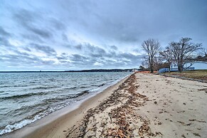 Centrally Located Traverse City Condo 1 Mi to Bay