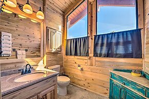 Pet-friendly Cloudcroft Cabin: Walk to Shop, Food