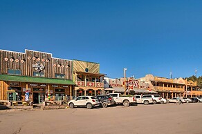 Pet-friendly Cloudcroft Cabin: Walk to Shop, Food