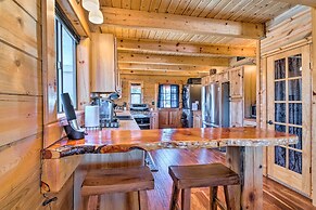 Pet-friendly Cloudcroft Cabin: Walk to Shop, Food