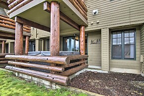 Ski-in/ski-out Condo w/ Hot Tub & Mtn Views!