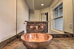 Ski-in/ski-out Condo w/ Hot Tub & Mtn Views!