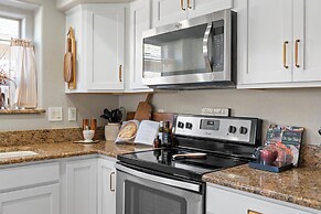 Maricopa Home <1 Mile to The Duke Golf Course!