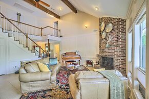 Spacious Houston Home, Day Trip to Galveston!