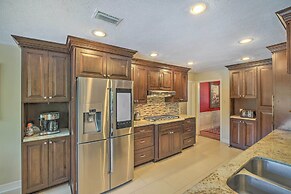 Spacious Houston Home, Day Trip to Galveston!