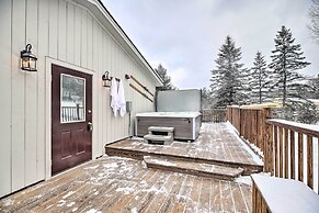 Cozy Apt w/ Hot Tub & Deck, 10 Mi to Stowe Resort!
