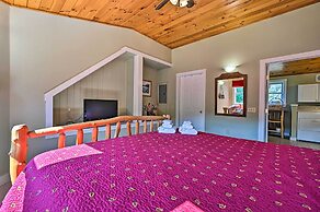 Cozy Apt w/ Hot Tub & Deck, 10 Mi to Stowe Resort!