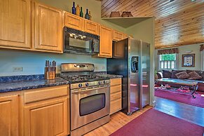 Cozy Apt w/ Hot Tub & Deck, 10 Mi to Stowe Resort!
